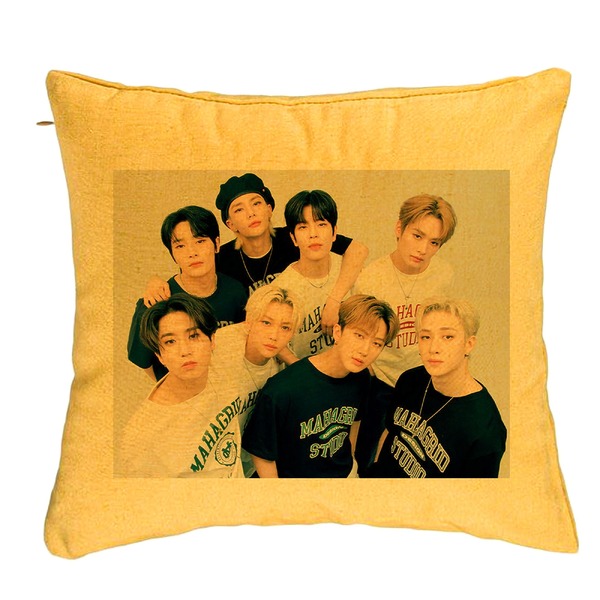Perna Decorativa, Stray Kids 5, 40x40 cm, Galben, Husa Detasabila, Burduf 5 bpglbn0754 rotated e1741284271707
