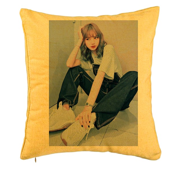 Perna Decorativa BlackPink Lisa 3, 40x40 cm, Galben, Husa Detasabila, Burduf 5 bpglbn0772