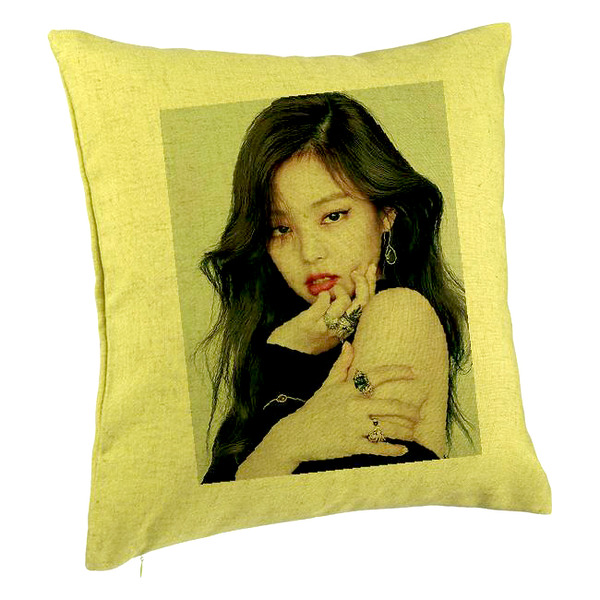 Perna Decorativa BlackPink Jennie 1, 40×40 cm, Verde, Husa Detasabila, Burduf 5 bpvrd0778