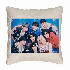 Perna Decorativa Canapea , Stray Kids, 40×40 cm, Husa Detasabila, Burduf