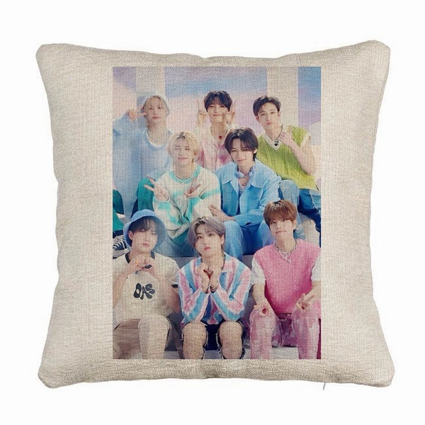 Perna Decorativa Canapea , Stray Kids 2, 40×40 cm, Husa Detasabila, Burduf 5 bsc0751 1