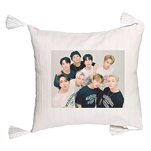 Perna Decorativa cu Franjuri , Stray Kids 5, 45×45 cm, Cu fermoar