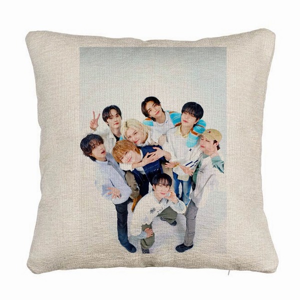 Perna Decorativa Canapea , Stray Kids 8, 40×40 cm, Husa Detasabila, Burduf 5 bsc0757 1
