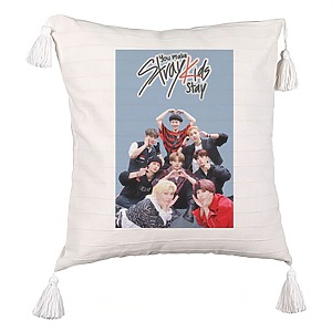 Perna Decorativa cu Franjuri , Stray Kids 15, 45×45 cm, Cu fermoar