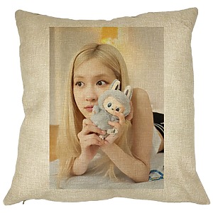 Perna Decorativa BlackPink Rose 2, 40×40 cm, Husa Detasabila, Burduf