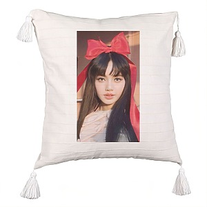 Perna Decorativa cu Franjuri BlackPink Lisa 1, 45×45 cm, Cu fermoar
