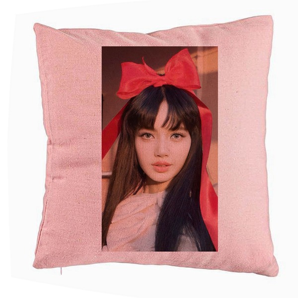 Perna Decorativa BlackPink Lisa 1, 40x40 cm, Roz, Husa Detasabila, Burduf 5 bsc0770 4