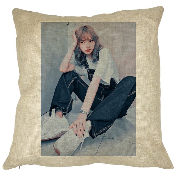 Perna Decorativa BlackPink Lisa 3, 40×40 cm, Husa Detasabila, Burduf 11 bsc0772 2