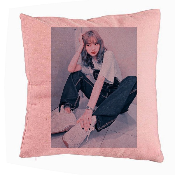 Perna Decorativa BlackPink Lisa 3, 40x40 cm, Roz, Husa Detasabila, Burduf 5 bsc0772 4