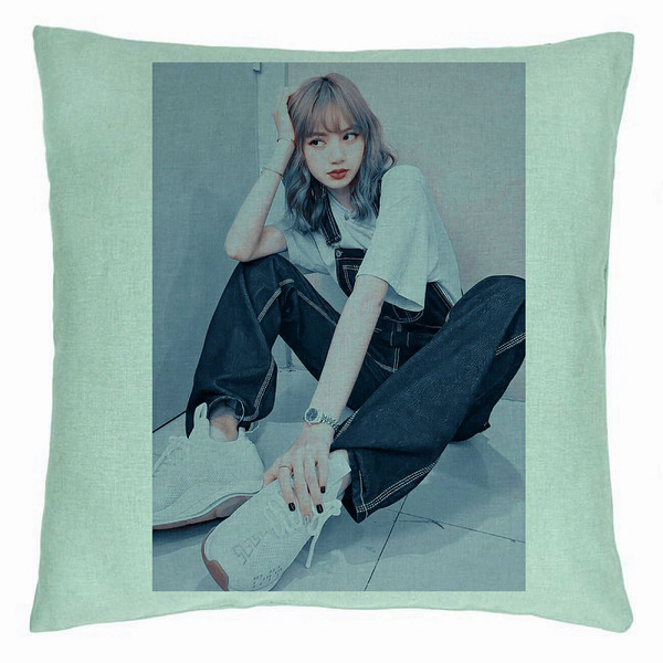 Perna Decorativa BlackPink Lisa 3, 40×40 cm, Verde Menta, Husa Detasabila, Burduf 5 bsc0772 5