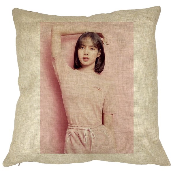 Perna Decorativa BlackPink Lisa 4, 40×40 cm, Husa Detasabila, Burduf 11 bsc0773 2