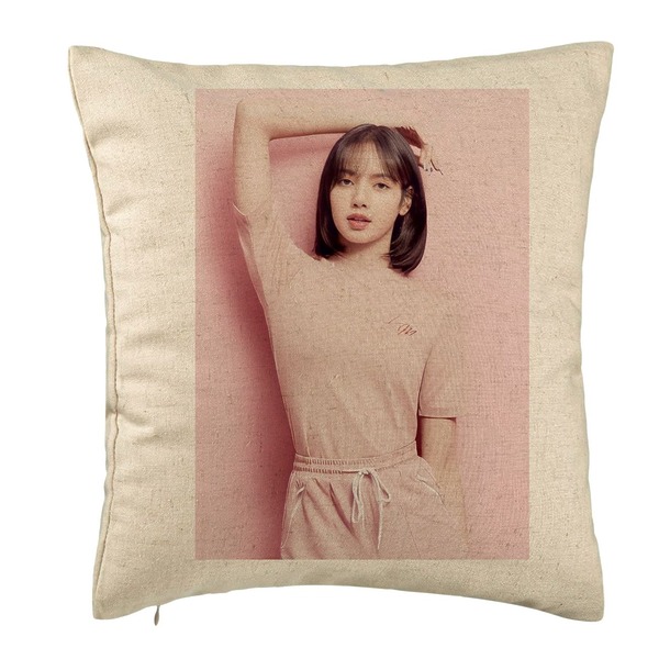 Perna Decorativa BlackPink Lisa 4, 40×40 cm, Bej, Husa Detasabila, Burduf 5 bsc0773