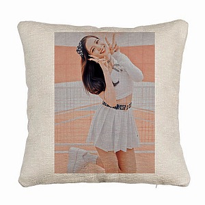 Perna Decorativa Canapea  BlackPink Jisoo 2, 40×40 cm, Husa Detasabila, Burduf
