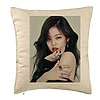 Perna Decorativa BlackPink Jennie 1, 40×40 cm, Bej, Husa Detasabila, Burduf 7 bsc0778