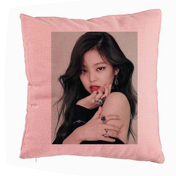 Perna Decorativa BlackPink Jennie 1, 40x40 cm, Roz, Husa Detasabila, Burduf 5 bsc0778 4