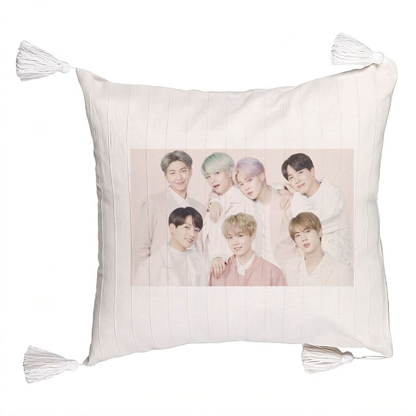 Perna Decorativa cu Franjuri BTS Army 12, 45×45 cm, Cu fermoar 5 bsc0788 3 rotated e1741211640246