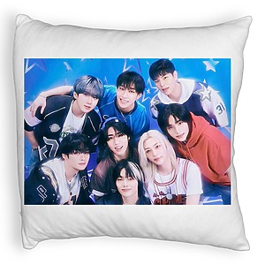Perna Decorativa Fluffy , Stray Kids, 45×45 cm, Cu fermoar