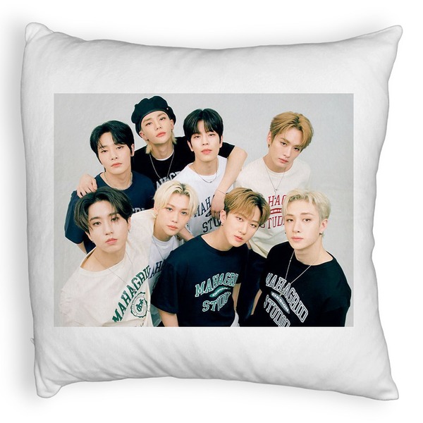 Perna Decorativa Fluffy , Stray Kids 5, 45×45 cm, Cu fermoar 5 bspff0754 rotated e1741280053457
