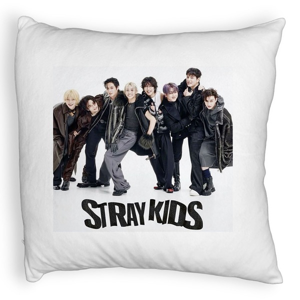 Perna Decorativa Fluffy , Stray Kids 6, 45×45 cm, Cu fermoar 5 bspff0755 rotated e1741280083607