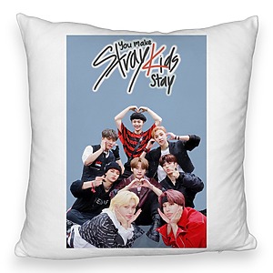 Perna Decorativa Fluffy , Stray Kids 15, 45×45 cm, Cu fermoar