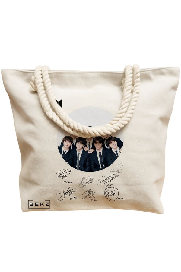 Geanta Canvas Tote pentru femei, model BTS Army 8 cu semnaturii, 40x51 cm, Bej, BEKZ® 12 model BTS Army 8 cu semnaturii