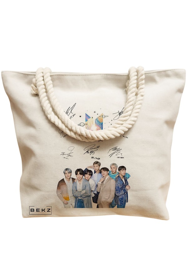 Geanta Canvas Tote pentru femei, model BTS Army 9 cu semnaturii, 40x51 cm, Bej, BEKZ® 12 model BTS Army 9 cu semnaturii