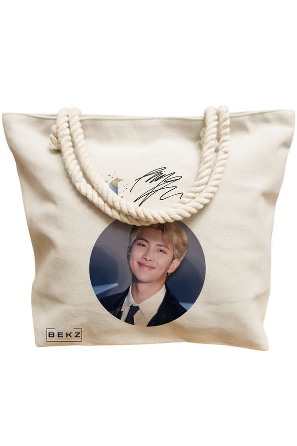 Geanta de Plaja Canvas Tote pentru femei, model BTS RM cu semnatura, 40x51 cm, Bej, BEKZ® 12 model BTS RM cu semnatura