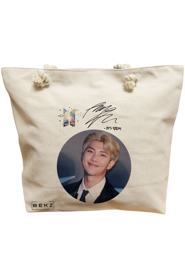Geanta de Plaja Canvas Tote pentru femei, model BTS RM cu semnatura, 40x51 cm, Bej, BEKZ® 11 Geanta Canvas Tote pentru femei