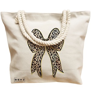 model Leopard Bow