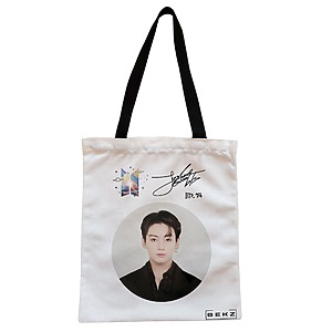 Geanta Canvas Tote pentru femei, model BTS Jungkook, 38x34.5 cm, Alba, BEKZ®