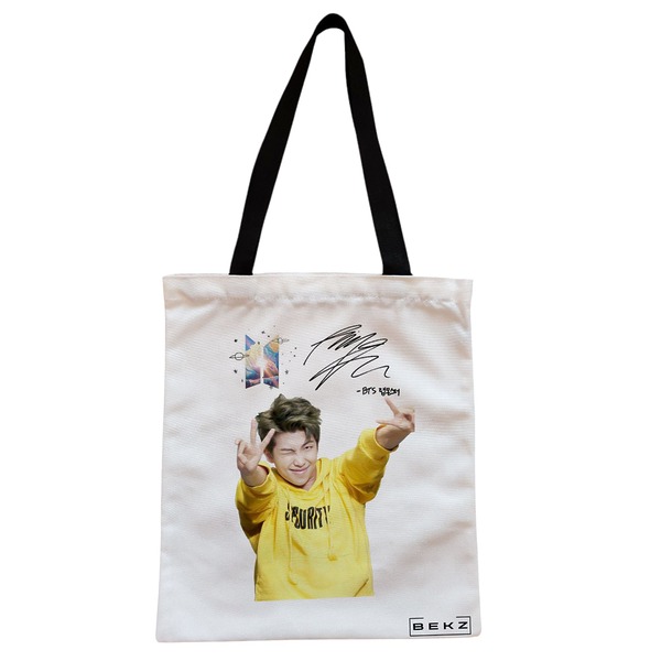 Geanta Canvas Tote pentru femei, model BTS RM cu semnatura, 38x34.5 cm, Alba, BEKZ® 1 Geanta Canvas Tote pentru femei model BTS RM cu semnatura 38x34.5 cm Alba BEKZ® 3