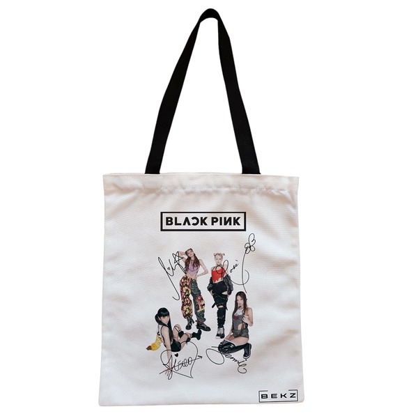 Geanta Canvas Tote pentru femei, model Blackpink 6 cu semnaturii, 38x34.5 cm, Alba, BEKZ® 1 Geanta Canvas Tote pentru femei model Blackpink 6 cu semnaturii 38x34.5 cm Alba BEKZ®